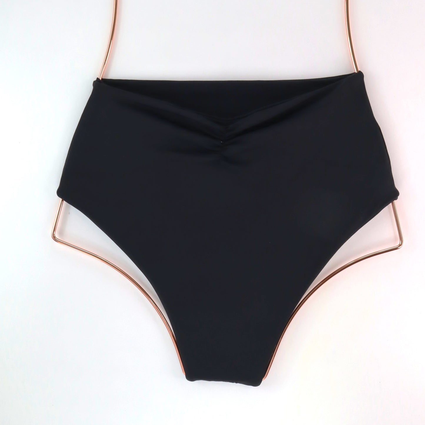 Lorel Bottom Essentials